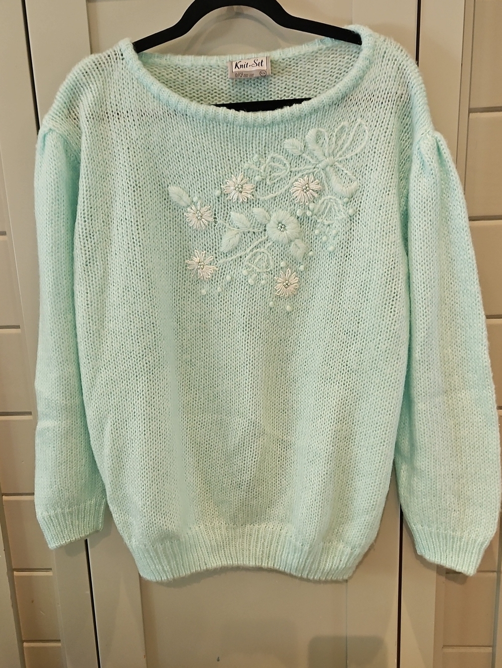 Vintage Mint Floral Appliqué Crewneck Sweater Sz Med Ptp 26